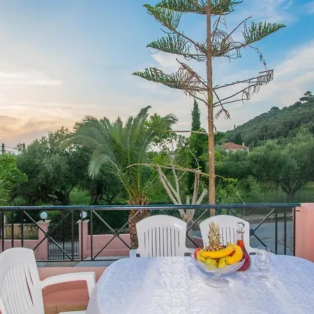 بيت للعطل Agapi's Oasis By 